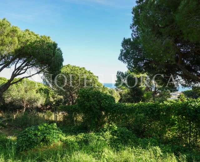 Parcela para dos viviendas con vistas al mar en Cabrils (Ref. 01968)